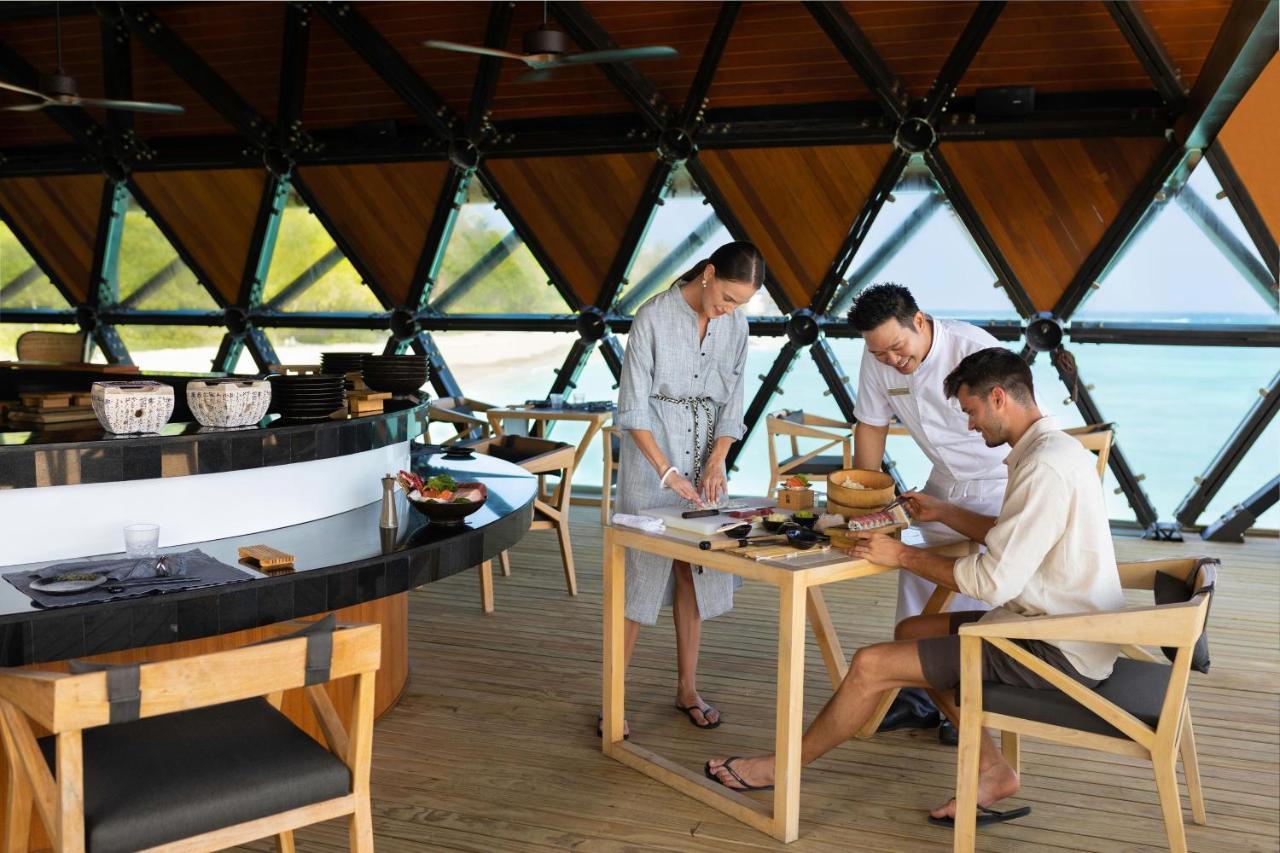 The Westin Maldives Miriandhoo Resort Eydhafushi Esterno foto