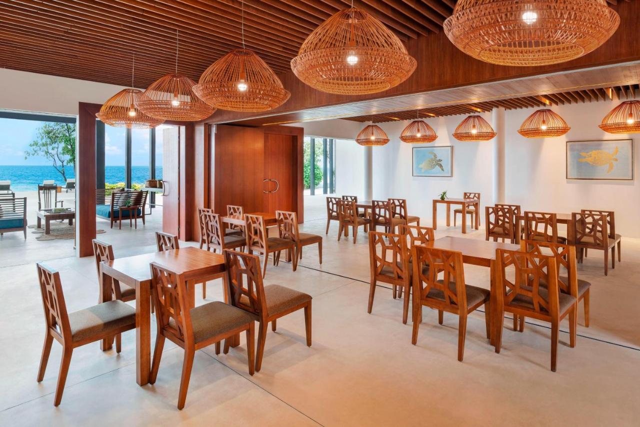 The Westin Maldives Miriandhoo Resort Eydhafushi Esterno foto