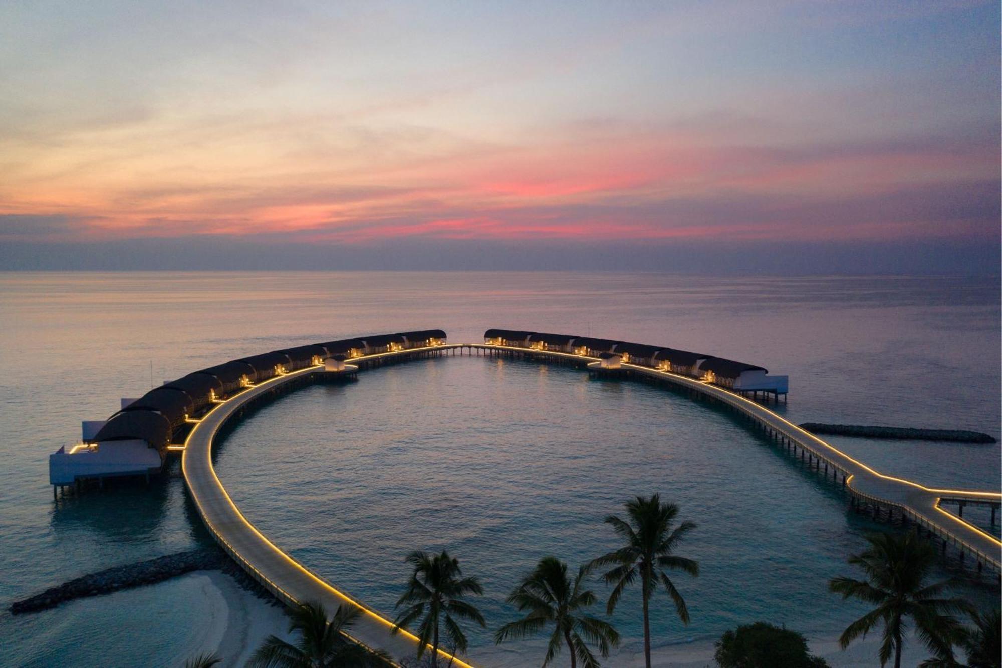The Westin Maldives Miriandhoo Resort Eydhafushi Esterno foto