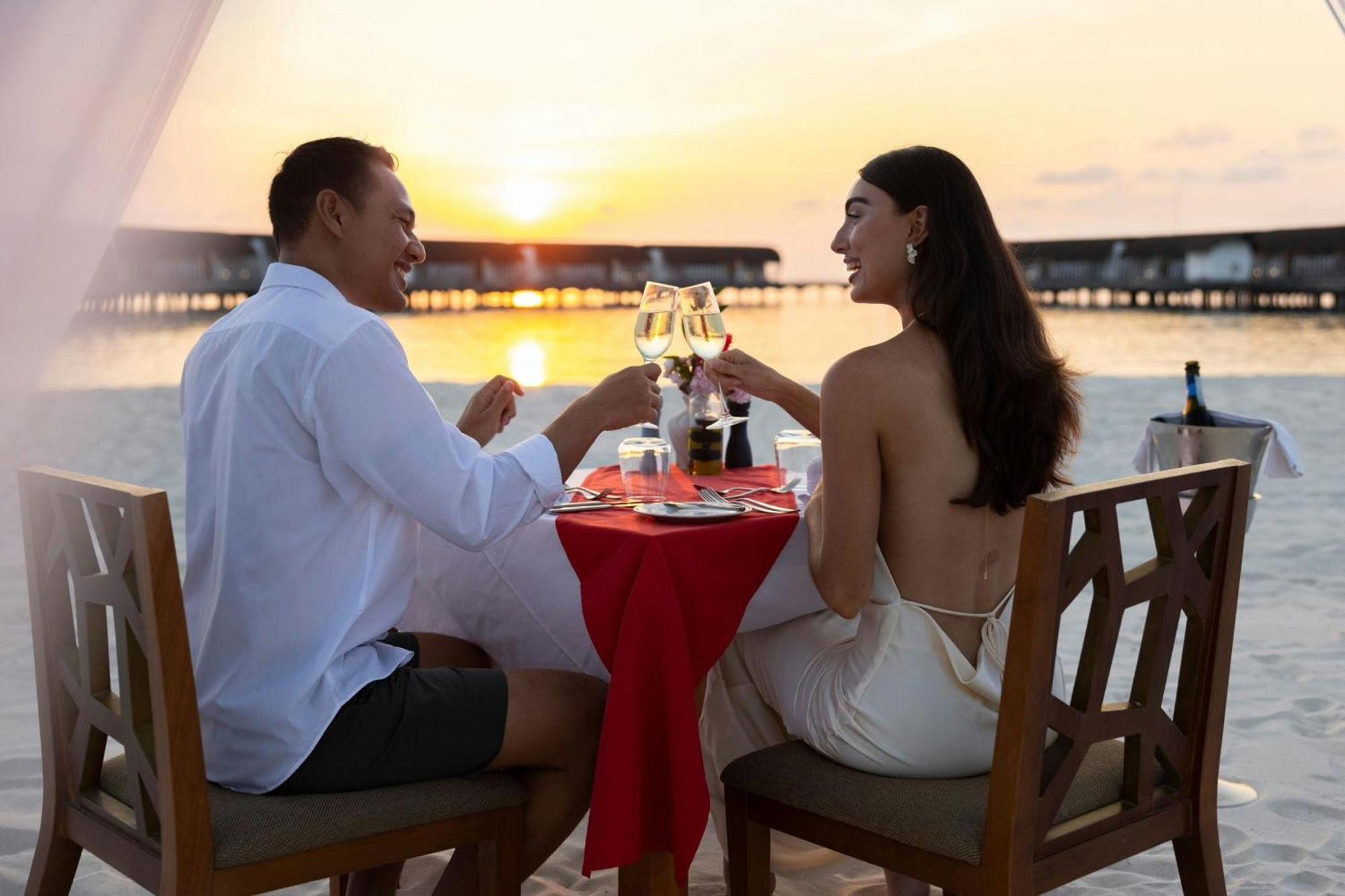 The Westin Maldives Miriandhoo Resort Eydhafushi Esterno foto